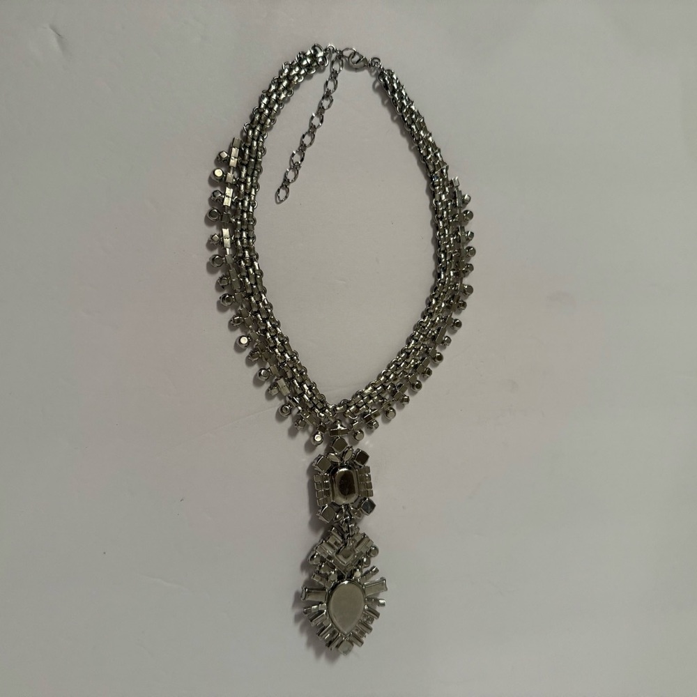 VINTAGE NECKLACE SILVER TONE RHINESTONE PRONG SET MULTI SHAPE STATEMENT DROP - Picture 9 of 10
